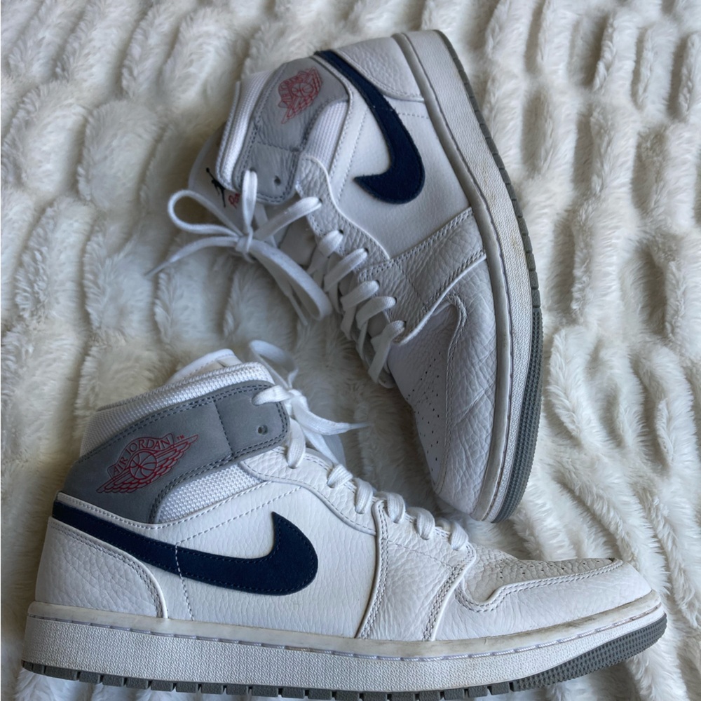 Air Jordan 1 Mid ‘Paris’ - White/Midnight Navy
